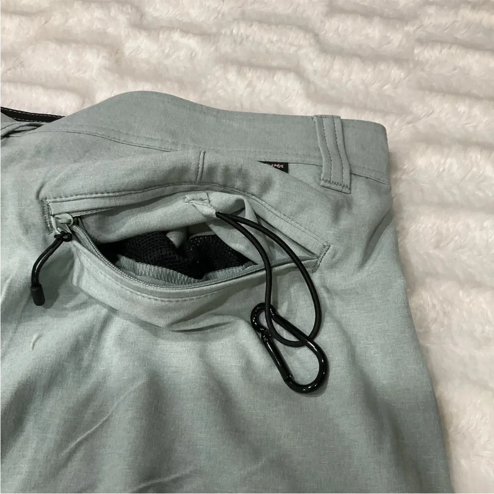Psycho Tuna Men's Hybrid Fishing/Golf Shorts Iceberg Green Size 31‎